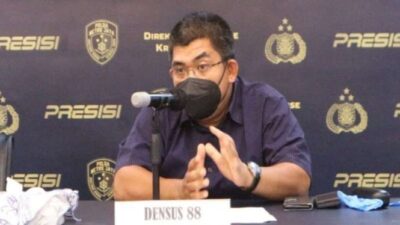 Densus 88 Diamankan Orang Tua Terduga Teroris Usia 19 Tahun di Kereta Batu