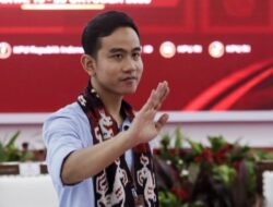 Gibran Sebaiknya Mengundurkan Diri dari PDIP demi Etika