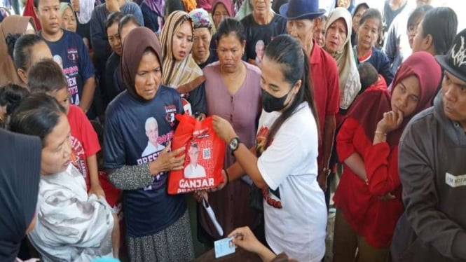 Momentum Bangun Kebersamaan Warga, Gelar Bazar Murah di Indramayu Sahabat Ganjar