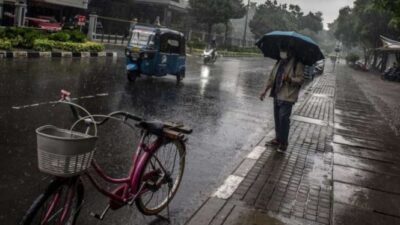 Jakarta dan Sekitarnya Diterjang Hujan Lebat Setelah Masa Kemarau Panjang