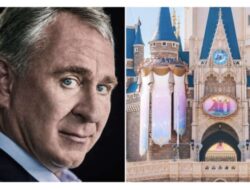 Ken Griffin, seorang miliarder mengajak ribuan karyawannya untuk mengunjungi Tokyo Disneyland.