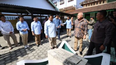 Prabowo Bersama Tinton Suprapto Berkunjung ke Museum Peta di Kota Blitar