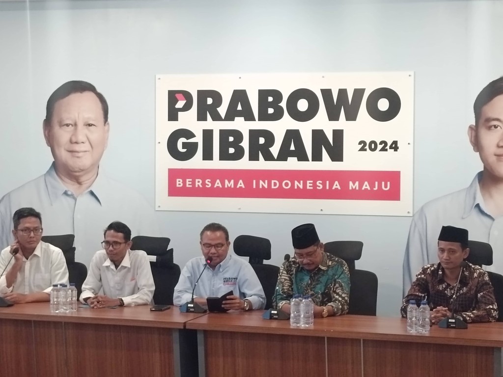 Relawan dan Sahabat Ganjar beralih dukungan ke Prabowo-Gibran dalam migrasi politik