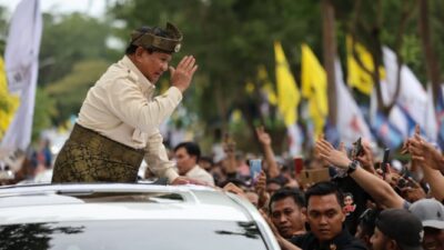 Ribuan Warga Kepulauan Riau Antusias Menyambut Kedatangan Prabowo Subianto