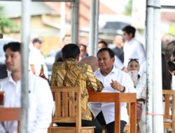 Mampir Makan Bakso Bareng Jokowi, Prabowo Doakan Usaha Kuliner Sholeh Sukses