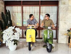 Unggah Foto Bersama Cak Imin Naik Vespa, Anies Sampaikan Pendapatnya