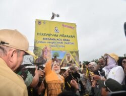 Acil Odah memimpin gerakan “Perempuan Menanam Ribuan Pohon” di Kalsel dalam rangka Peringatan Hari Kartini