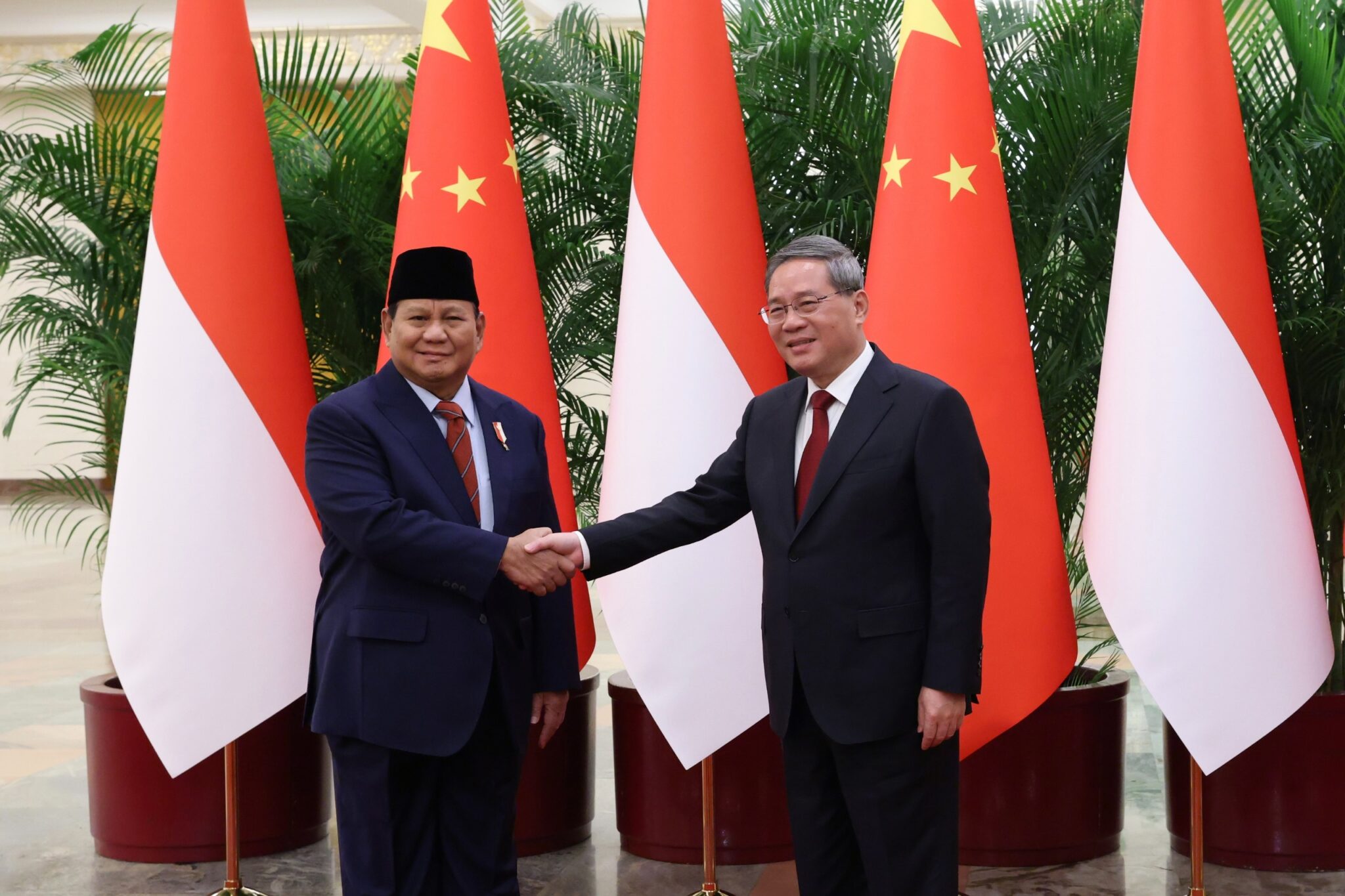 Prabowo dan PM Li Qiang Bertemu untuk Membahas Penguatan Kerja Sama Indonesia-Tiongkok