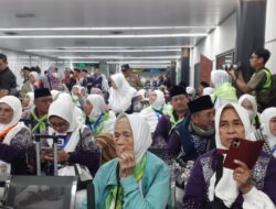 Jemaah Haji Kloter 1 Mendapatkan Fasilitas ‘Fast Track’, Dokumen Imigrasi Saudi Diperiksa di Soetta