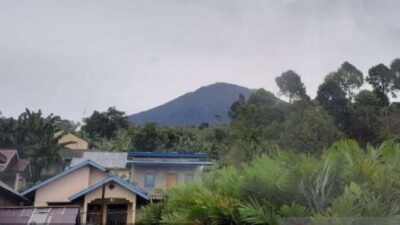 Menurut PVMBG, Status Gunung Dempo Diperingatkan Level II setelah Erupsi