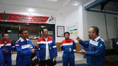 Patra Niaga CEO Inspects Tuban Fuel Terminal Post Pipeline Leakage