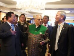 Intimate Moment as Prabowo Subianto Embraces Timor Leste President Ramos Horta at IISS Shangri-La Forum