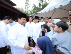 Prabowo Subianto Melaksanakan Sholat Iduladha 1445 H di Masjid Nurul Wathan Hambalang