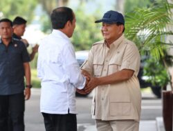 Prabowo Subianto Visits Jokowi at Halim Airport, Offers Birthday Greetings in Person