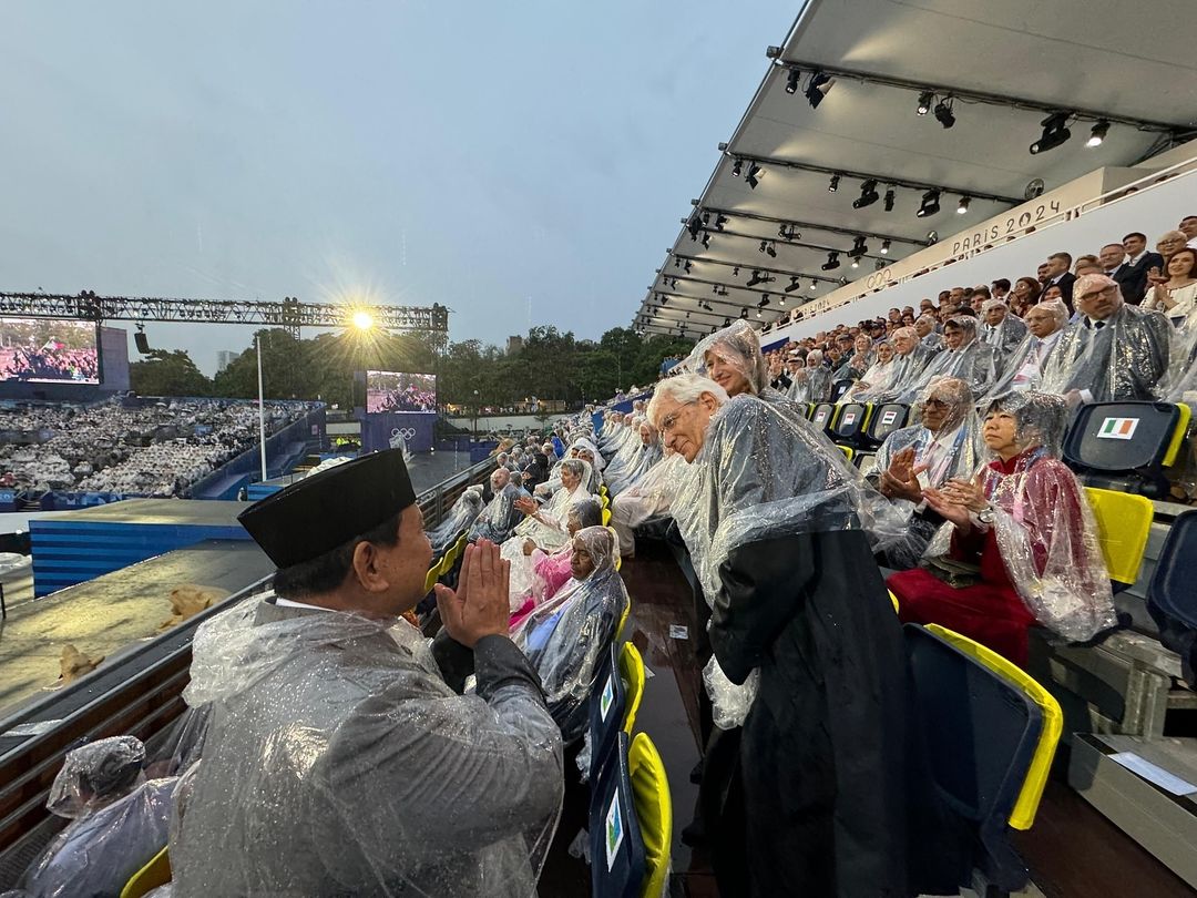 Prabowo Subianto Attends the 2024 Paris Olympics Opening Ceremony to Support Indonesian Team