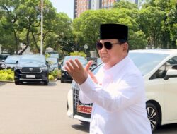 Prabowo Subianto, After Leg Surgery, Jogs Mildly and Shows Silat Pose at the Presidential Palace to Stay Fit