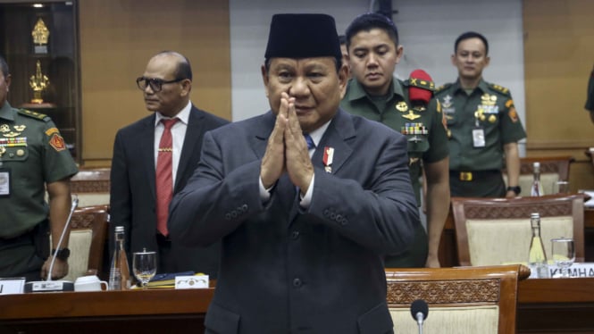 Prabowo Subianto Menyampaikan Permintaan Maaf Saat Pamit di Rapat Terakhir dengan Komisi I DPR