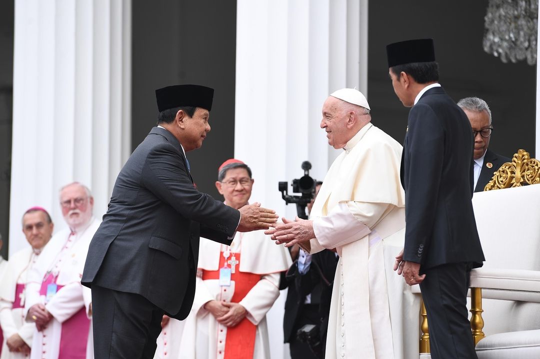 Prabowo Subianto Membagikan Momennya Bersalaman dengan Paus Fransiskus: Indonesia Dikaruniai Keberagaman dan Harmoni