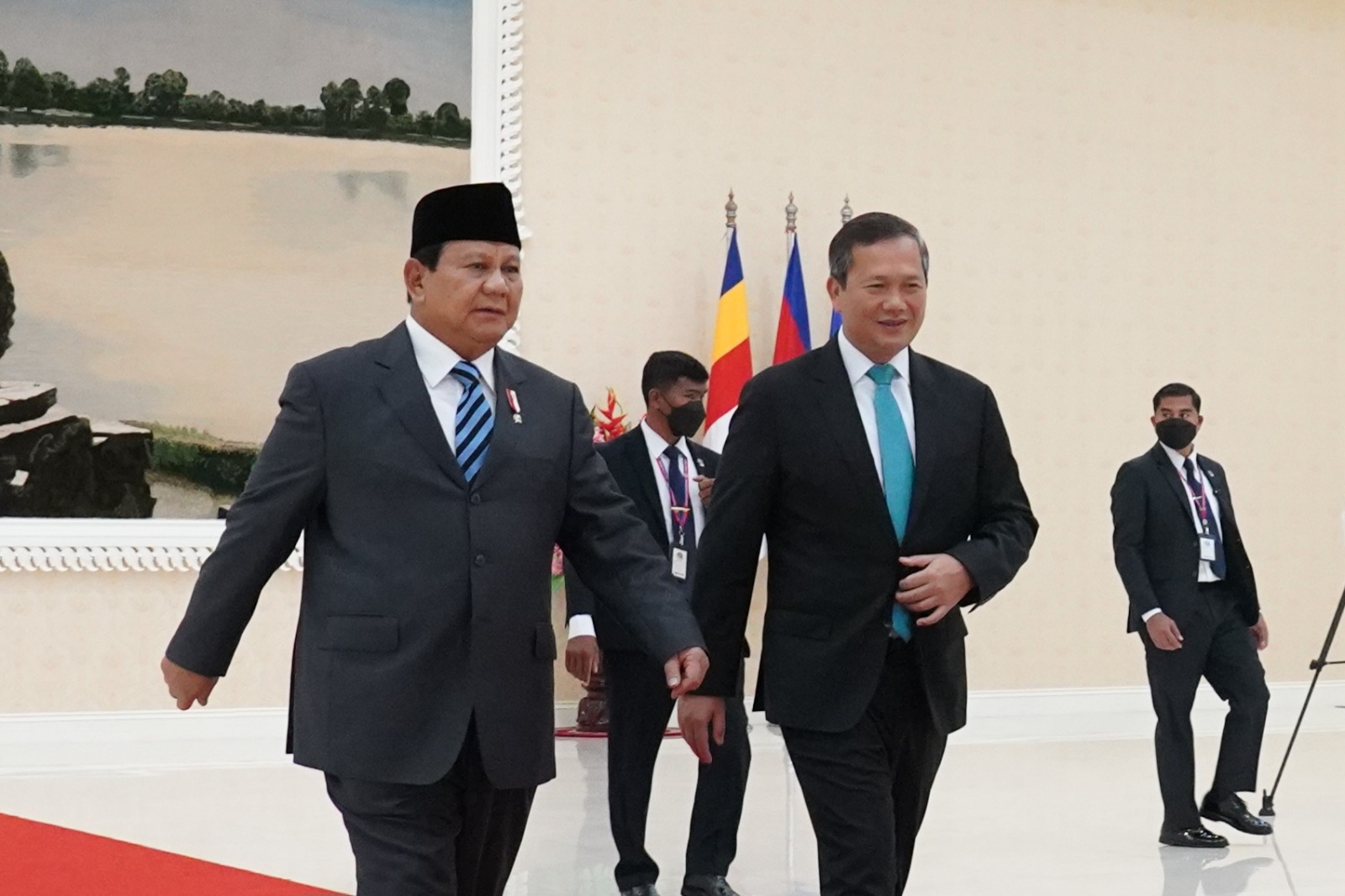 Prabowo Subianto Strengthening Collaboration for ASEAN Development meets with Cambodian PM and Senate President