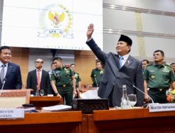 Prabowo Subianto says goodbye and expresses regret in last DPR meeting: We have bigger tasks ahead of us.