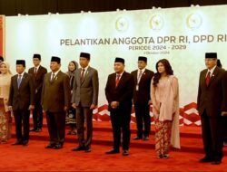 Prabowo Subianto and Jokowi Together Ride in Presidential Car to the Inauguration of Elected Parliament Members in RI