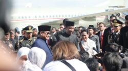 Prabowo Subianto accompanies Jokowi to Halim and extends best wishes for his future ahead