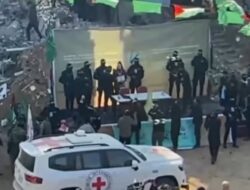 Hamas Bebaskan Sandera, Israel Serahkan Warga Palestina