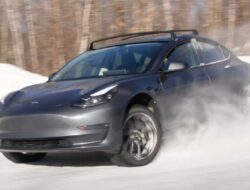 Tesla Model 3 Membuat Sejarah di Rally Course
