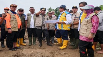 Gubernur Jateng Perintahkan Penutupan 3 Tanggul Jebol di Grobogan!