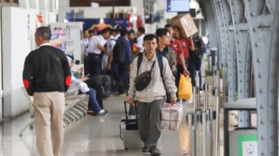 Rekor Peningkatan Penumpang di Stasiun Pasar Senen dan Gambir Pasca Lebaran