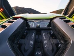 Lamborghini Pertahankan Mesin Bensin: Strategi Jangka Panjang