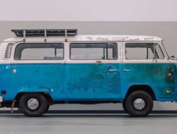 Restorasi Bus Klasik VW yang Selamat dari Kebakaran California