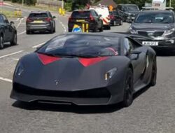 Lamborghini Sesto Elemento: Legal di Jalanan?