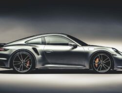 Porsche 911 Turbo S Baru: Debut Hybrid yang Menggebrak!