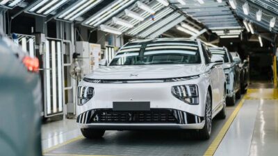Pabrikan Cina Xpeng Memproduksi Mobil Listrik di Eropa